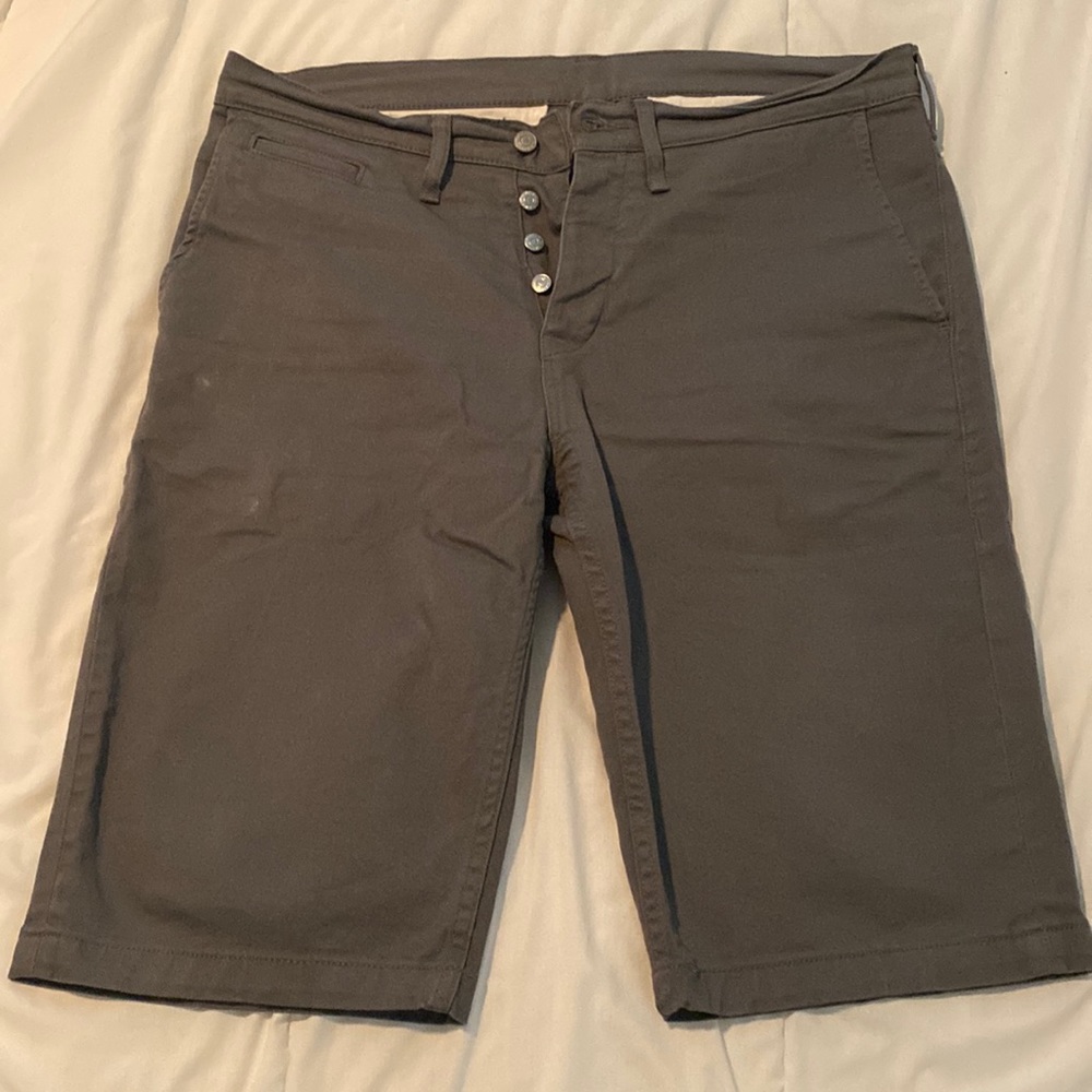 Levi’s shorts.